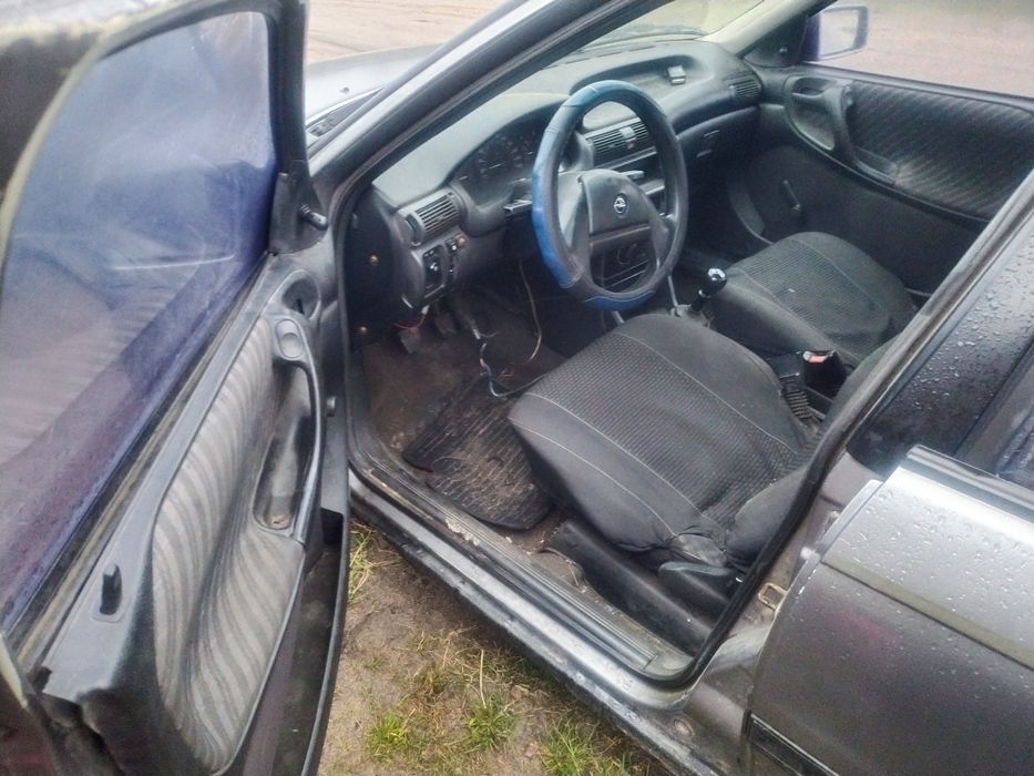 Опель Астра ф 1, 6 бензин