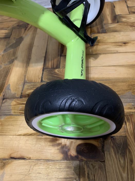 детский трехколесный велосипед