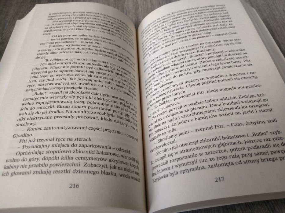 Clive Cussler Świt półksiężyca (003)