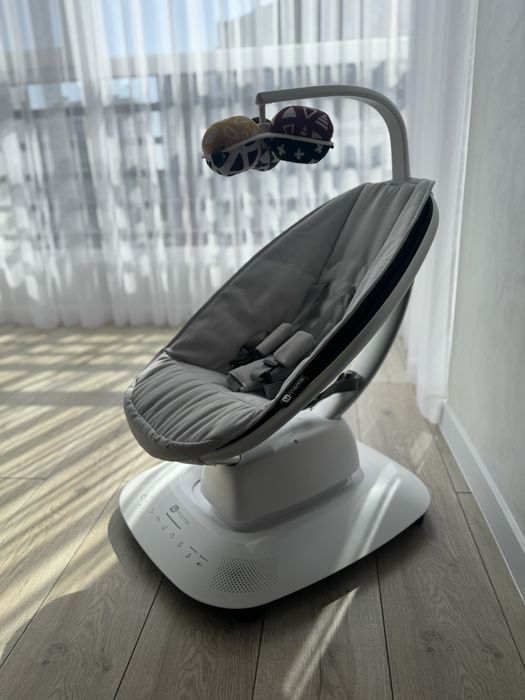 4 Moms  Заколисуючий центр Стан нового
