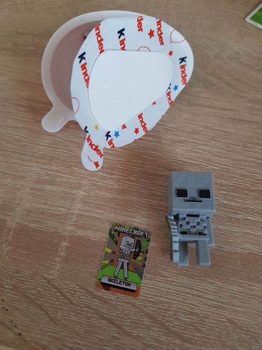Figurka Minecraft Szkielet Jajko Kinder