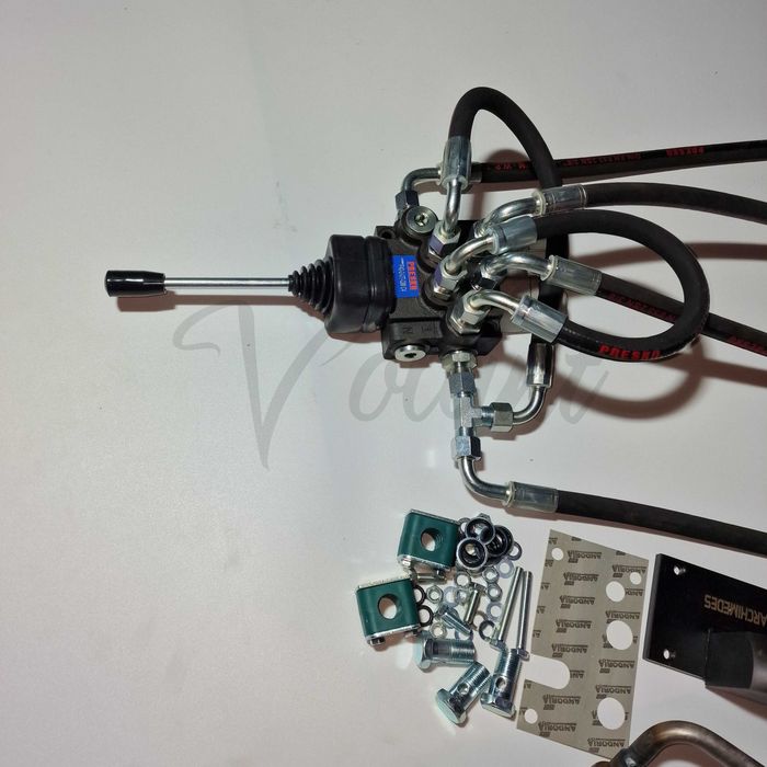 Rozdzielacz 2 Sekcyjny Ursus C-360 Zewnętrzny Cylinder Joystick Kpl.
