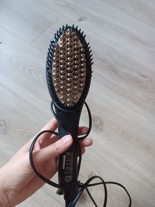 Щітка-випрямляч  Ardesto