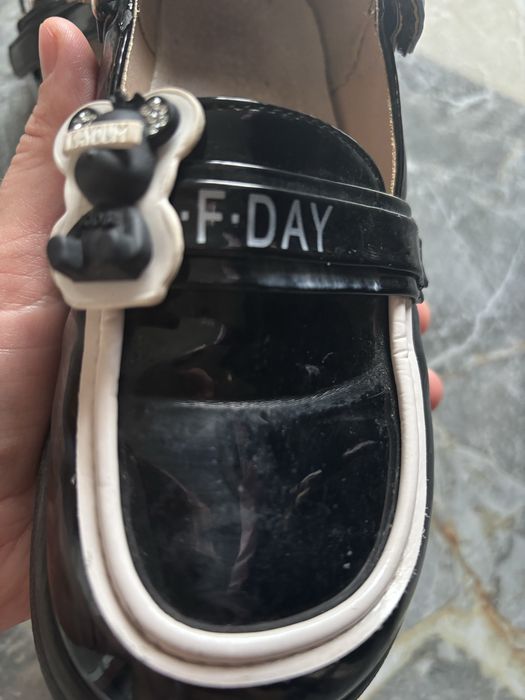 Продам дитячі туфлі