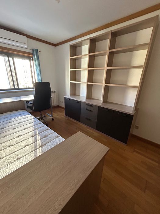 Mobília EL CORTE INGLÉS! (Quarto Completo Solteiro Cama Corpo e Meio)