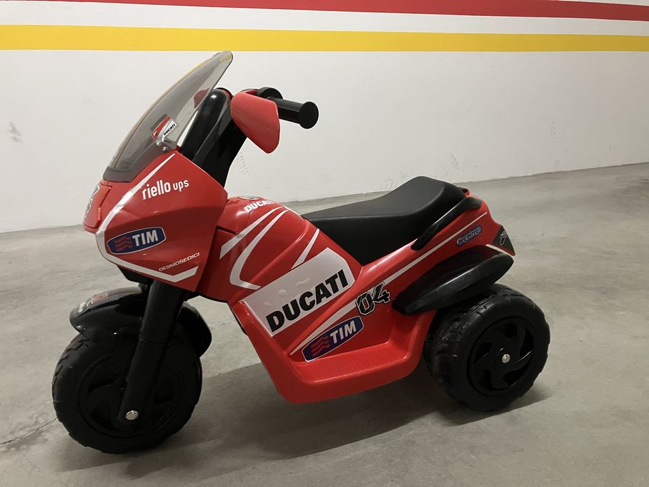 Mota a bateria para criança