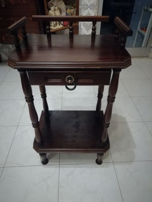 Mesa Antiga Pequena  Bonita