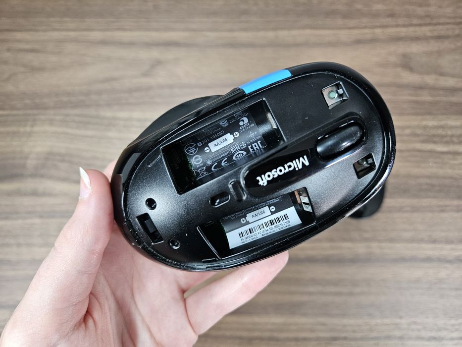 Microsoft Sculpt Comfort Mouse Bluetooth Wireless