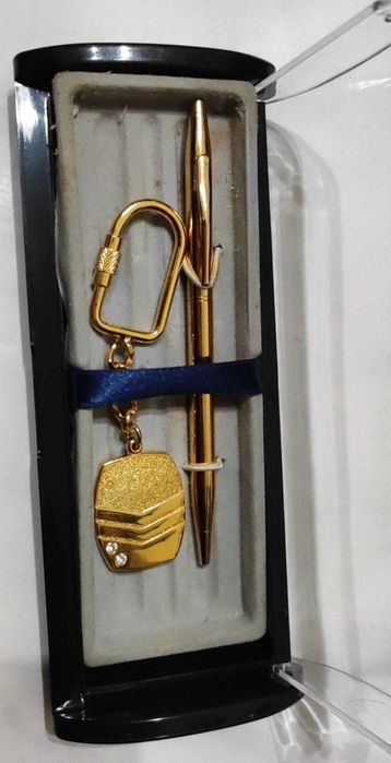 Golden Keychain + Pen