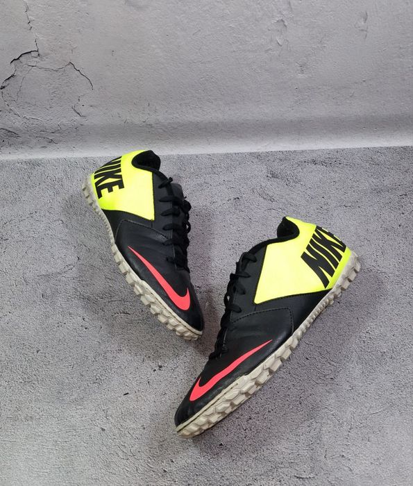 Сороконожки Nike Bomba 2 футбольные копочки Mercurial Vapor