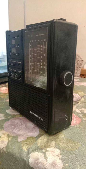 Радиоприемник МЕРЕДИАН-235. Редкая рабочая модель