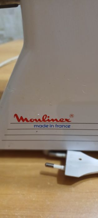 Електрична м'ясорубка.