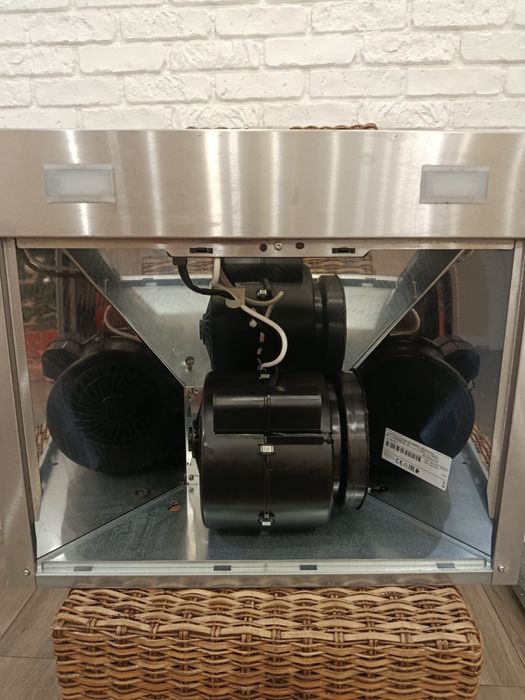 Витяжка Bosh в ідеальному стані