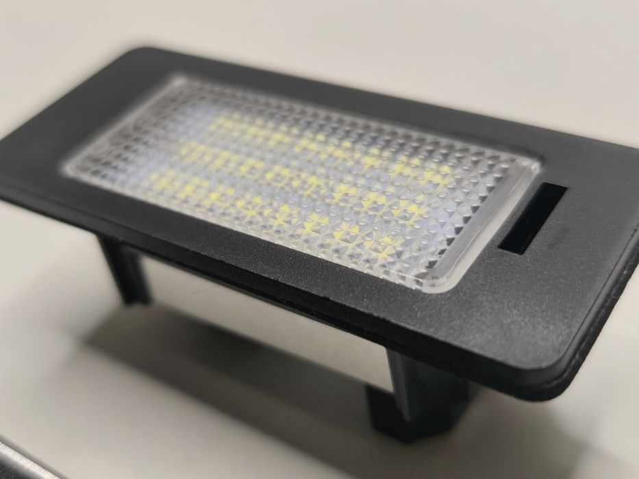 Par Plafonieres LED Matricula BMW E90 E91 E60 E61 E70 E71 Luz Branca Canbus Anti Erro Kit Par Novo