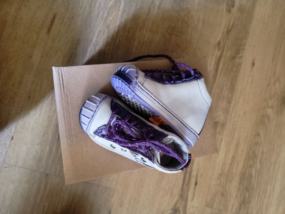 Nowe buty firmy Antylopa rozmiar 20