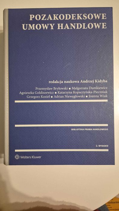 Pozakodeksowe umowy handlowe.