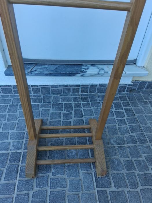 Criado Mudo / Cabide de Pé Alto - VINTAGE