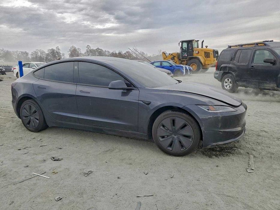 Tesla Model 3 2025