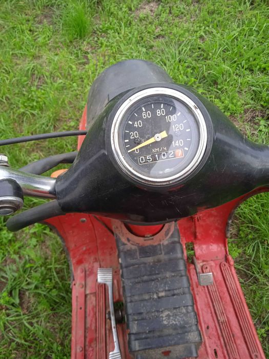 Муравей  з документами все перебране