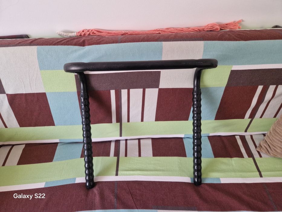 Suporte de bicicleta para parede - 20 € . Ler descriçãooooo

Em bom estado, só com algum pó !!! 

Não faço envios nem deslocações.