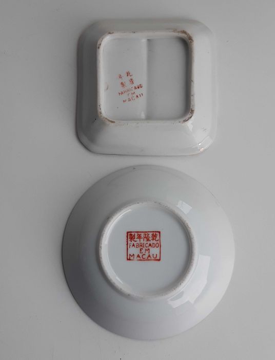 Duas Tacinhas Antigas em Porcelana Oriental