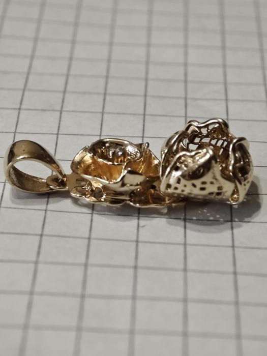 Золотий кулон, з діамантом і сапфіром, Roberto Bravo.