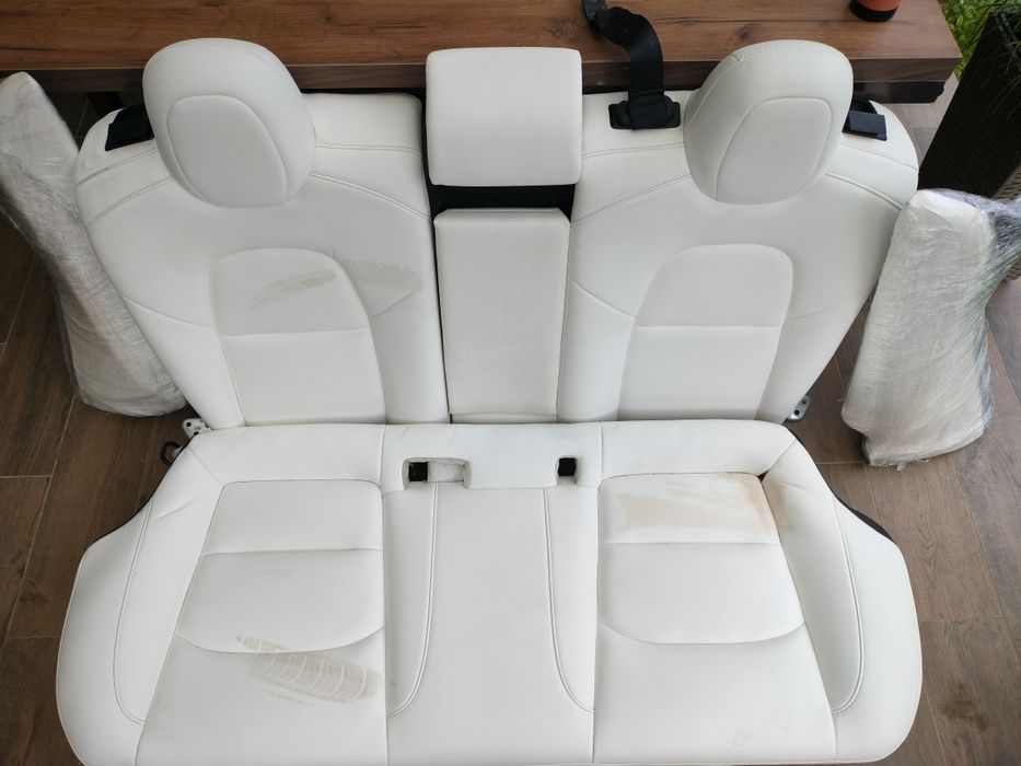 Задній диван (сидіння) Тесла Модель 3(М3) біле