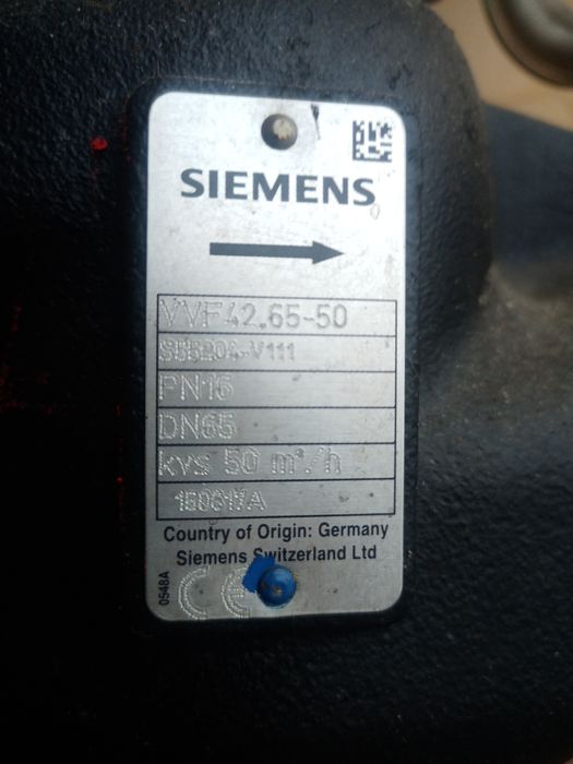 Siłownik termostatyczny z zaworem