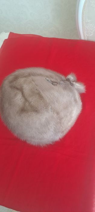 Жіночий норковий берет