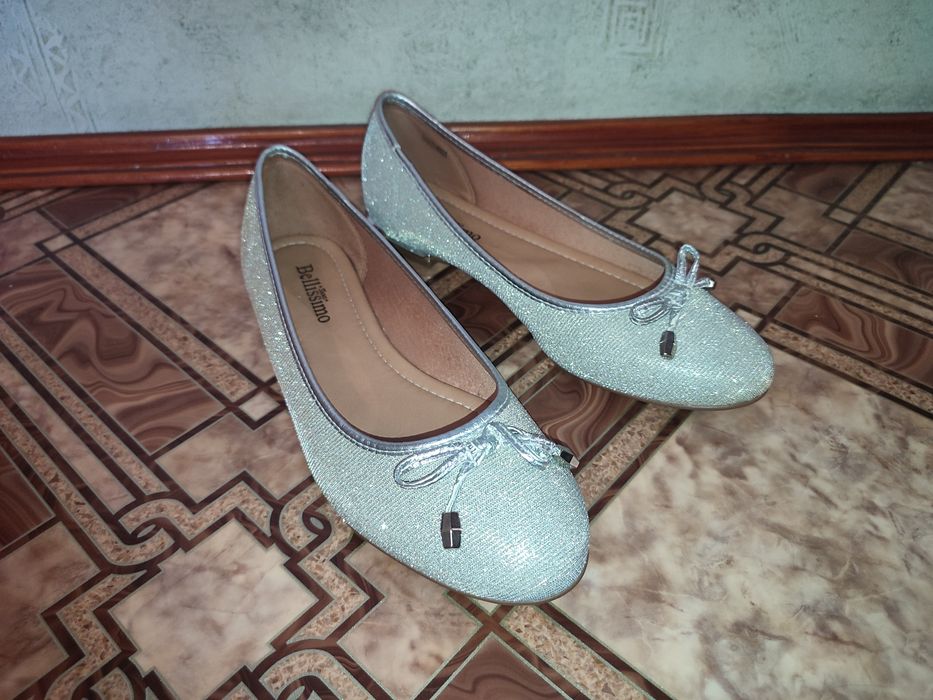 Оригинал новые балетки босоножки туфли Bellissimo