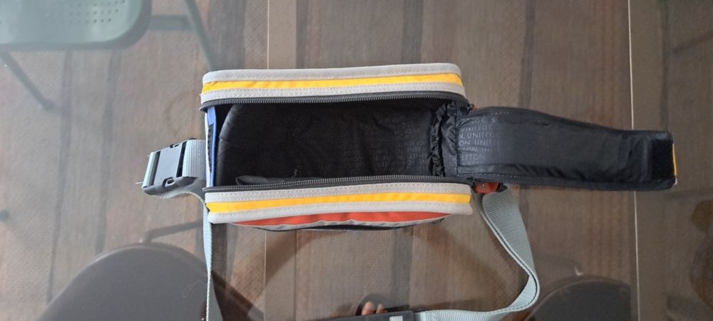 Bolsa Benetton para máquina fotográfica