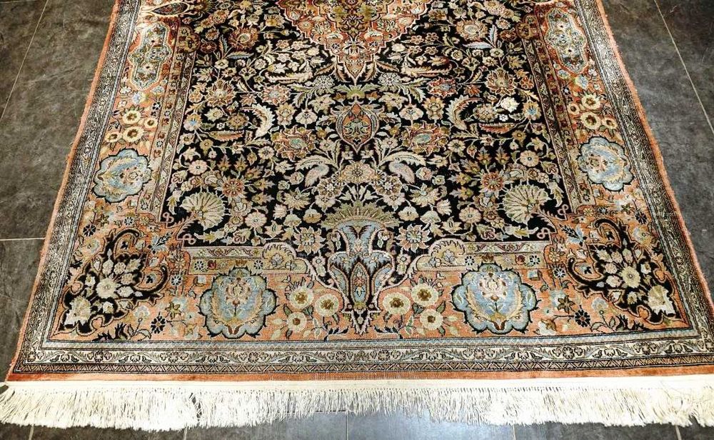 Tapete de SEDA natural de Caxemira com 220cm x 154cm
