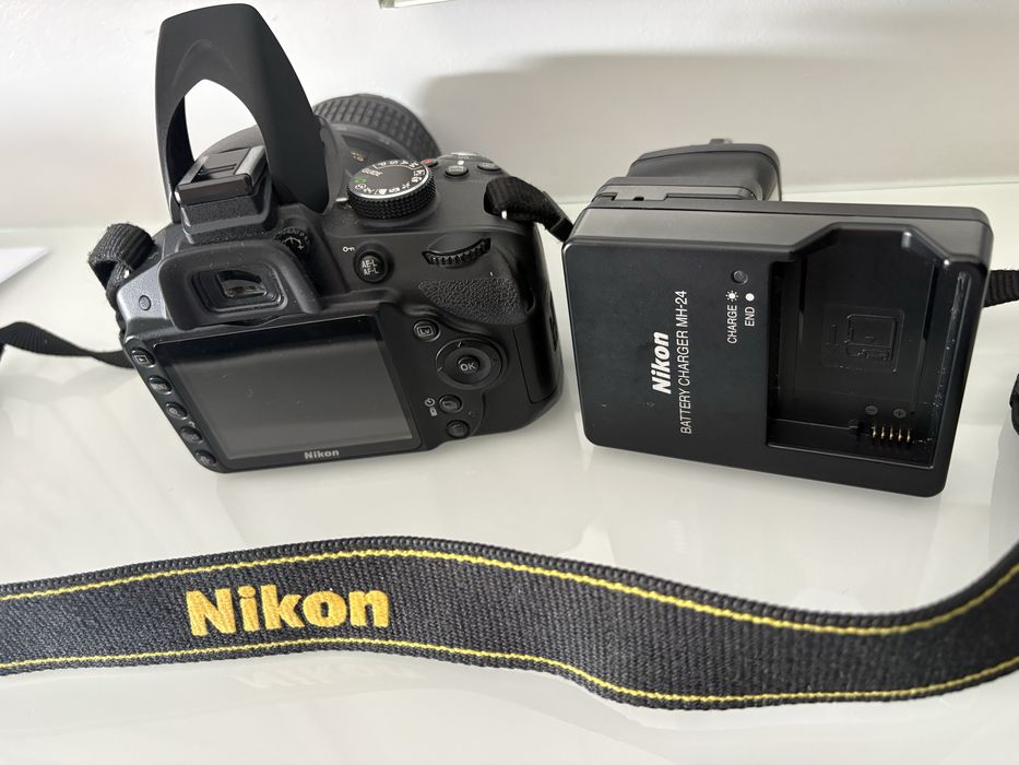 Câmara DSLR Nikon D3200 + Objetiva 18-55mm VR + Carregador Original (Excelente Estado)