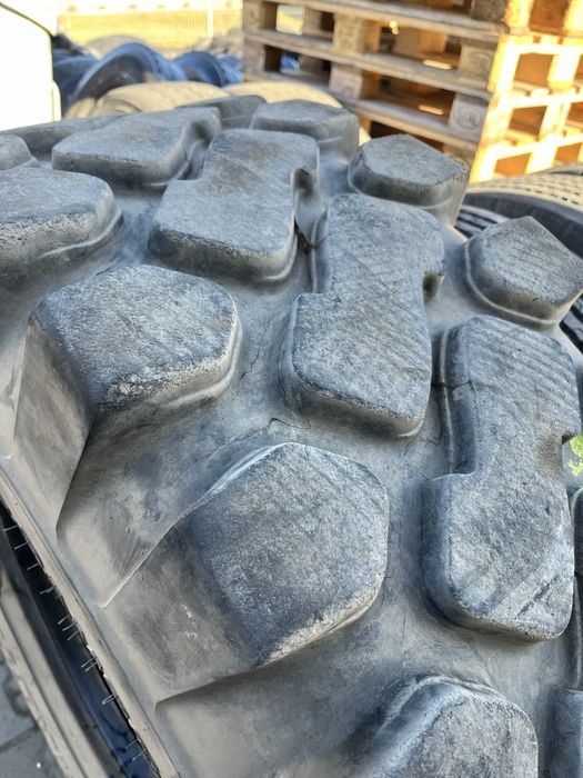 Opona 17.5-25 Camso Loadmaster bdb stan