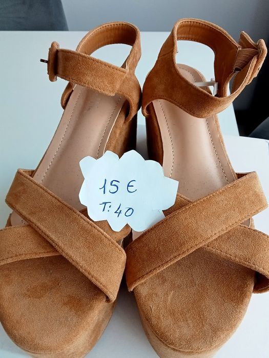 Sapatos mais sandálias