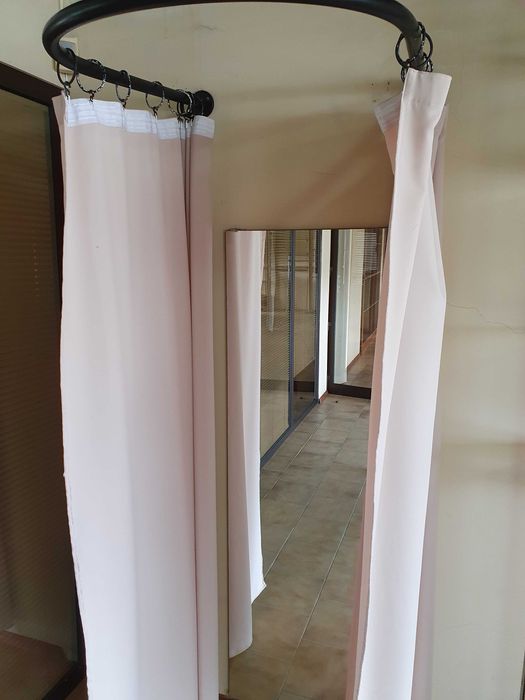 Vestiário pronto-a-vestir & Máq. registadora