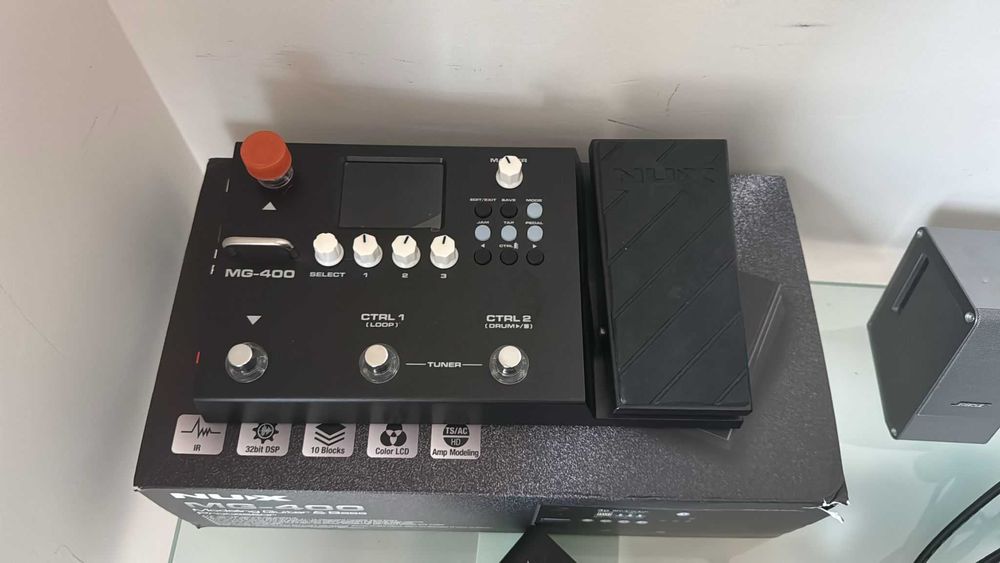Pedaleira NUX MG-400 (Nova) com garantia