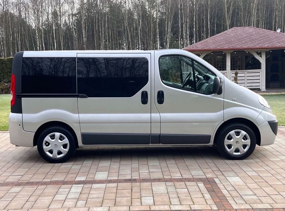 Renault Trafic 2012р 2.0 дизель пасажир 9 місць
