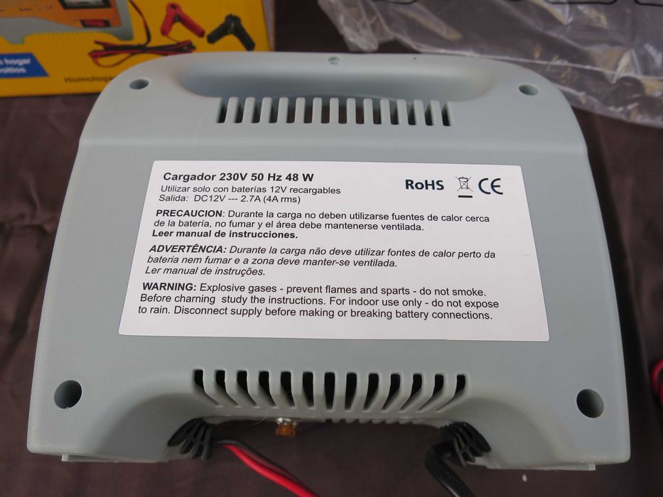 Carregador baterias automóvel moto DC12V 4 AMP funciona com 220 Volts