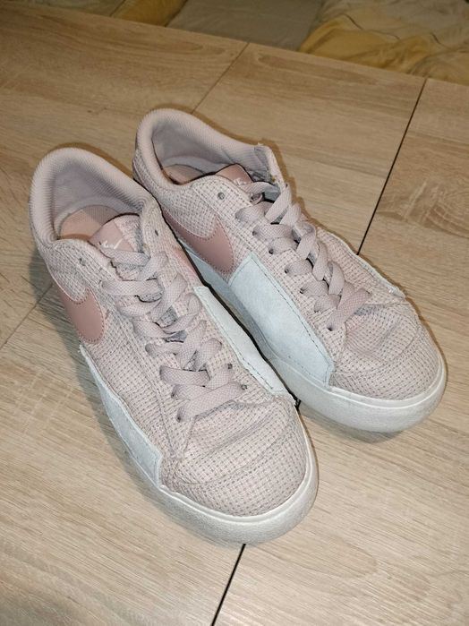 Buty sneakersy różowe Nike rozm. 40,5