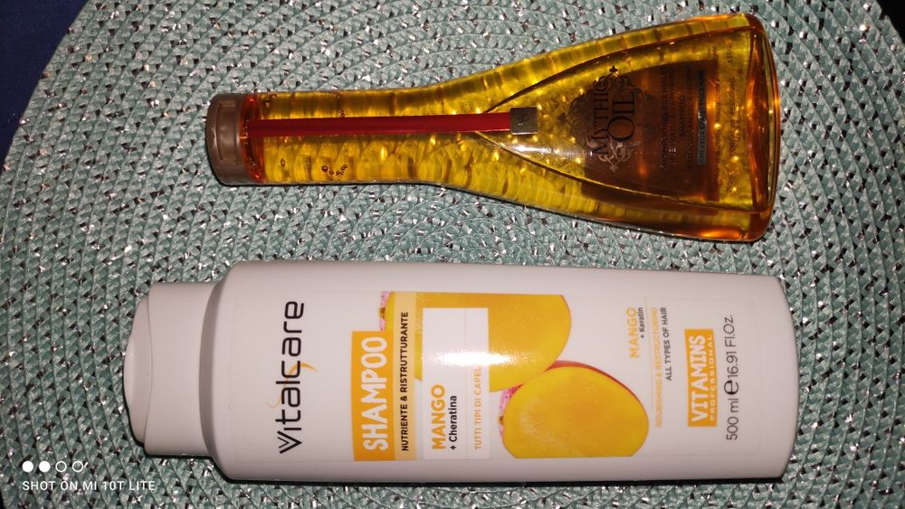 Zestaw: Szampon Loreal 300 ml+ Szampon 500 ml Vitalcare, cena za całoś