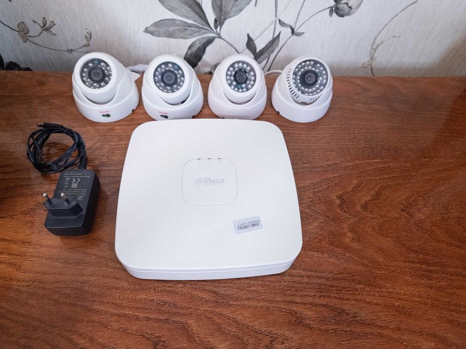 Комплект відеоспостереження  (4-канальний реєстратор + 4 камери + HDD 2TB)