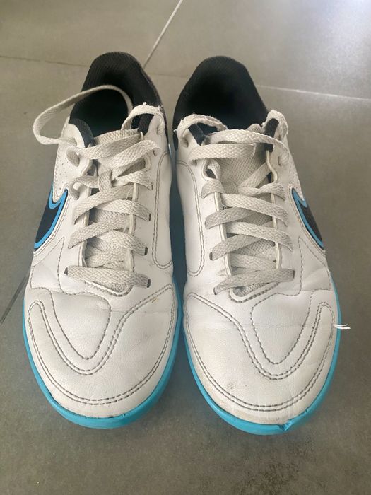 Chuteiras futsal Nike 33