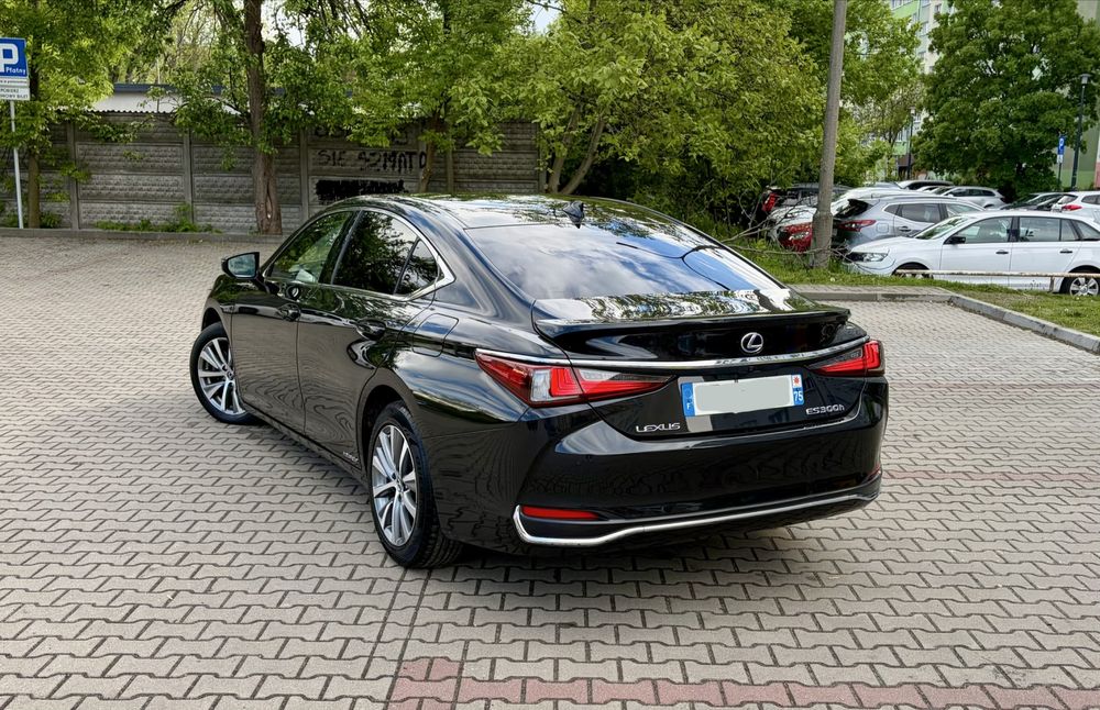 Ładny Lexus Es300h 2021 rok Po lifcie !!!