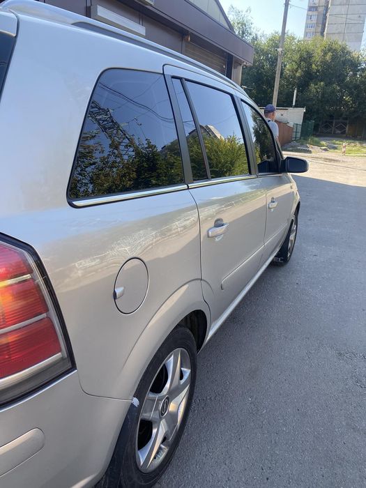 Opel zafira 2006