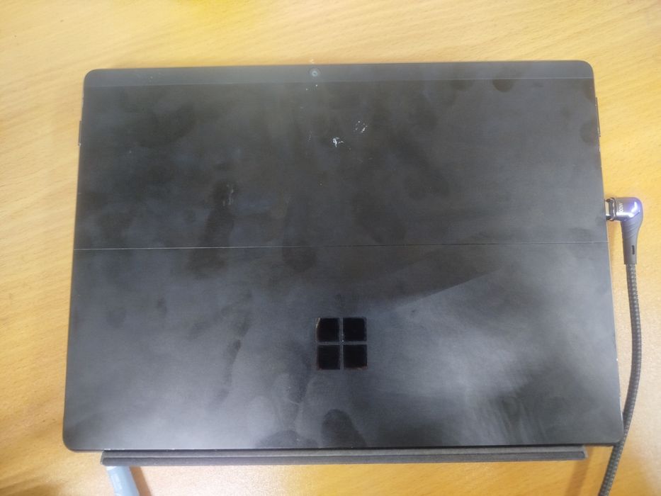Планшет 2 в 1 Microsoft Surface X SQ1 8/128Гб