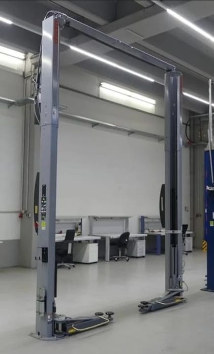 Podnośnik  dwukolumnowy samochodowy 3,5T