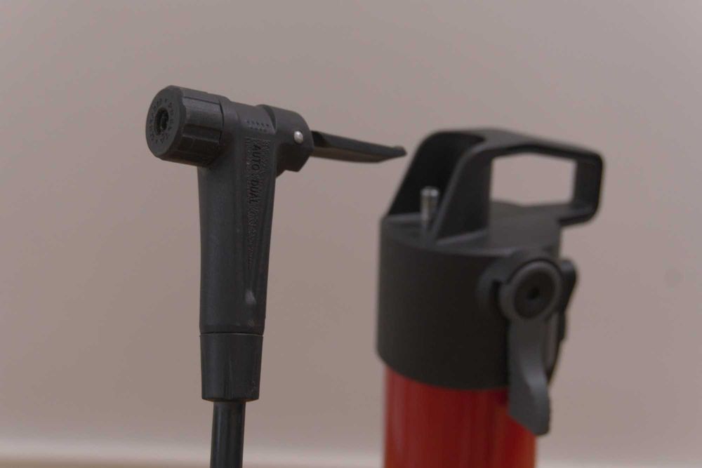 Pompka kompresor ręczny tubeless BETO