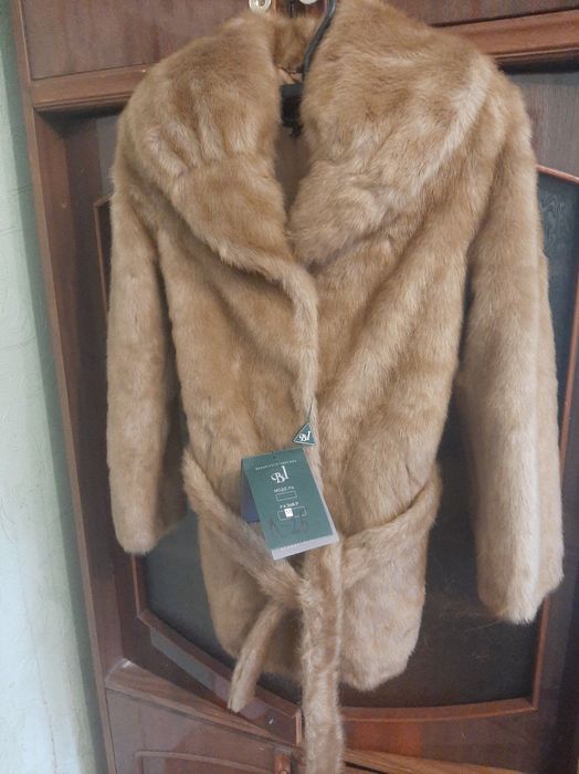 Шуба из искуственного меха