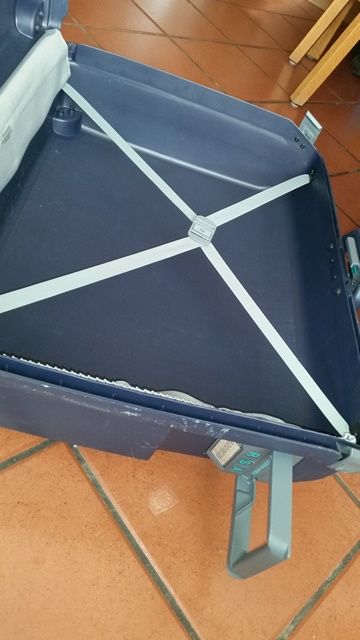 Mala de porão rígida Samsonite com  código de segurança